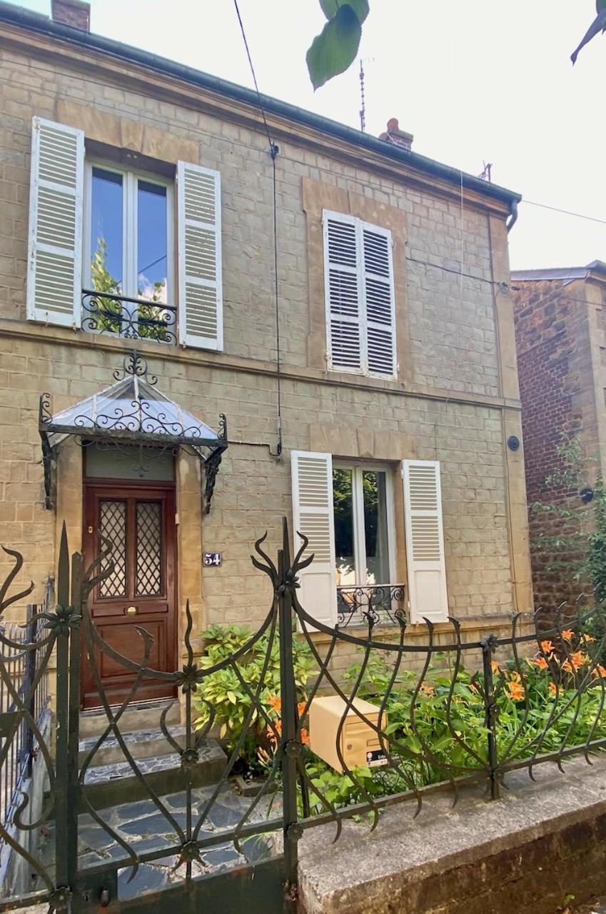 Les Perdrix Apartment Charleville-Mezieres Exterior photo